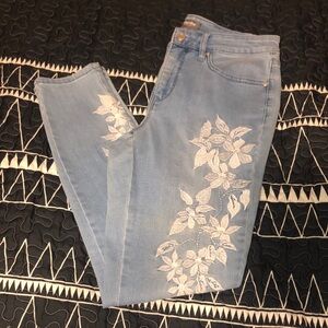 Martha Stewart embroidered jeans size 6
